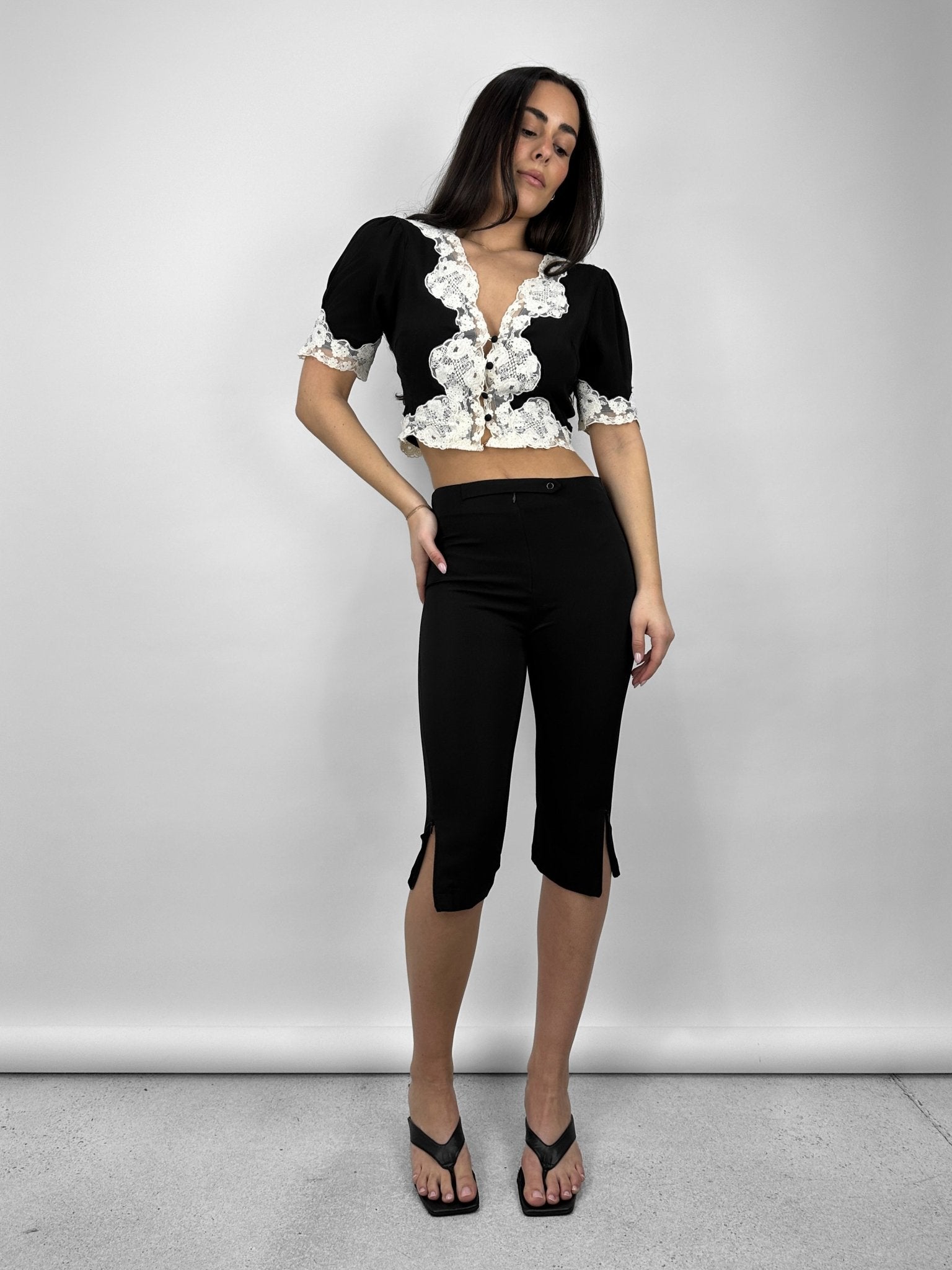 Contrast Lace Short Sleeve Crop - Vamp Official