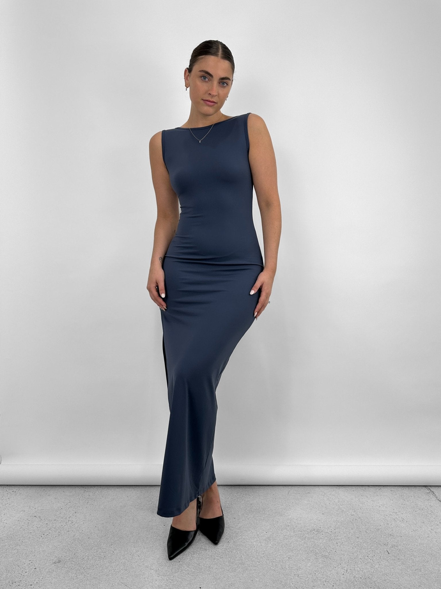 Low Back Fitted Midi Dress - Vamp Official