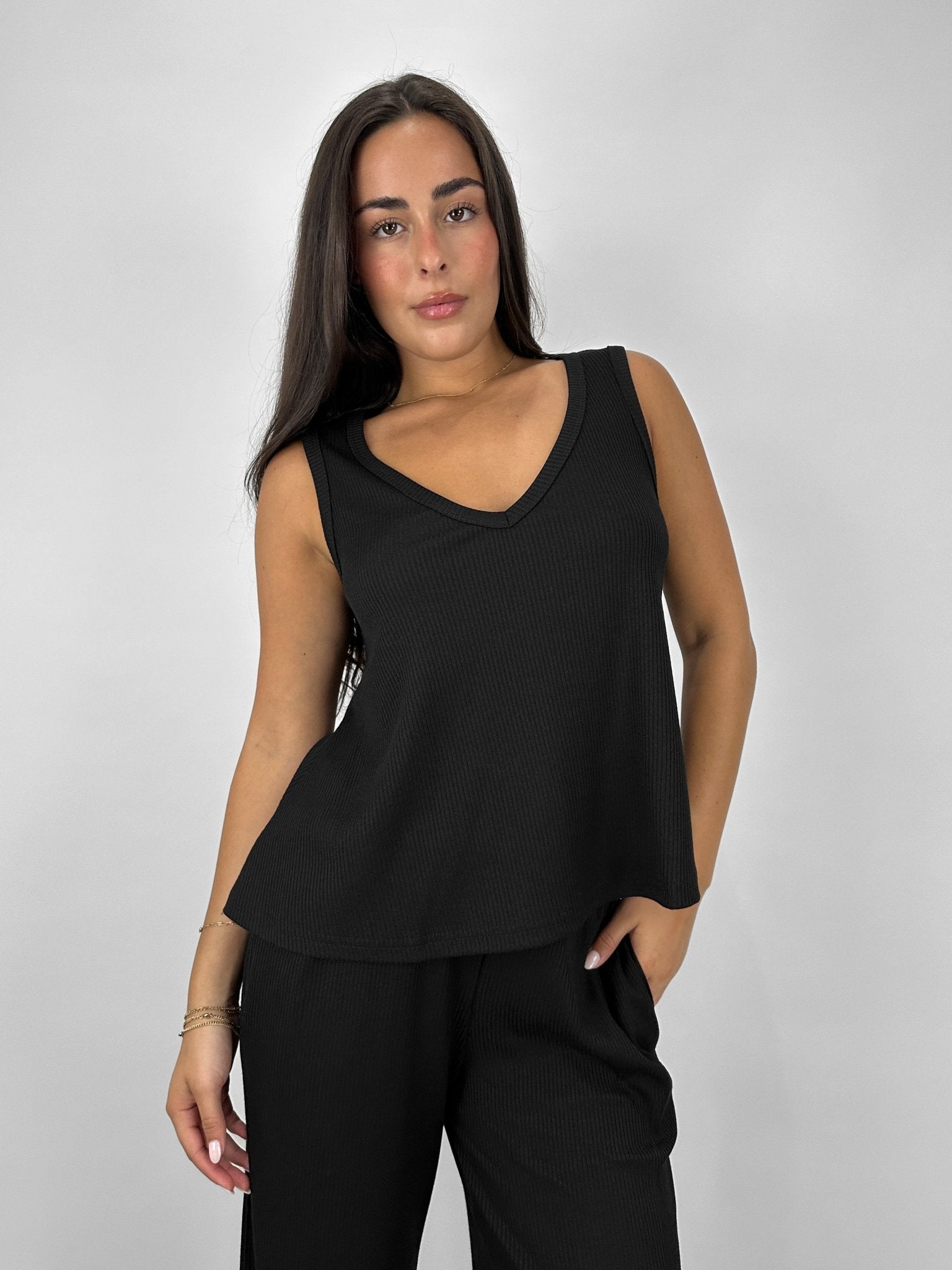 Oversized V Neck Knit Tank - Vamp Official