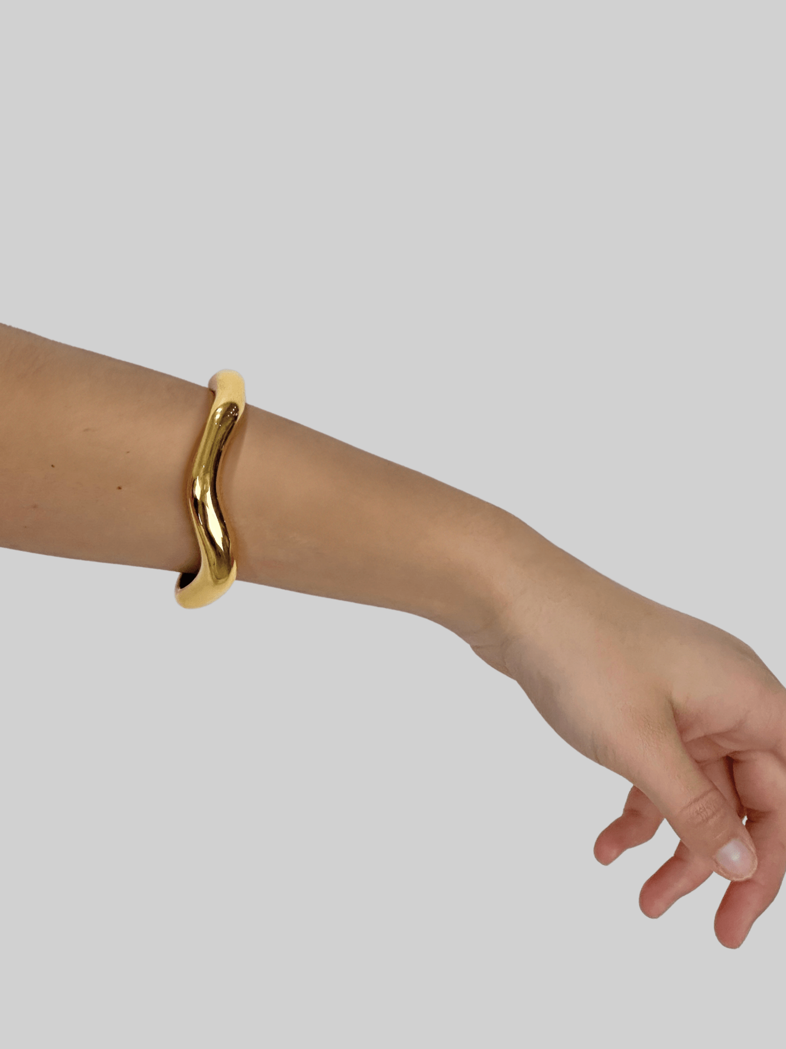 Wavy Bangle Cuff - Vamp Official