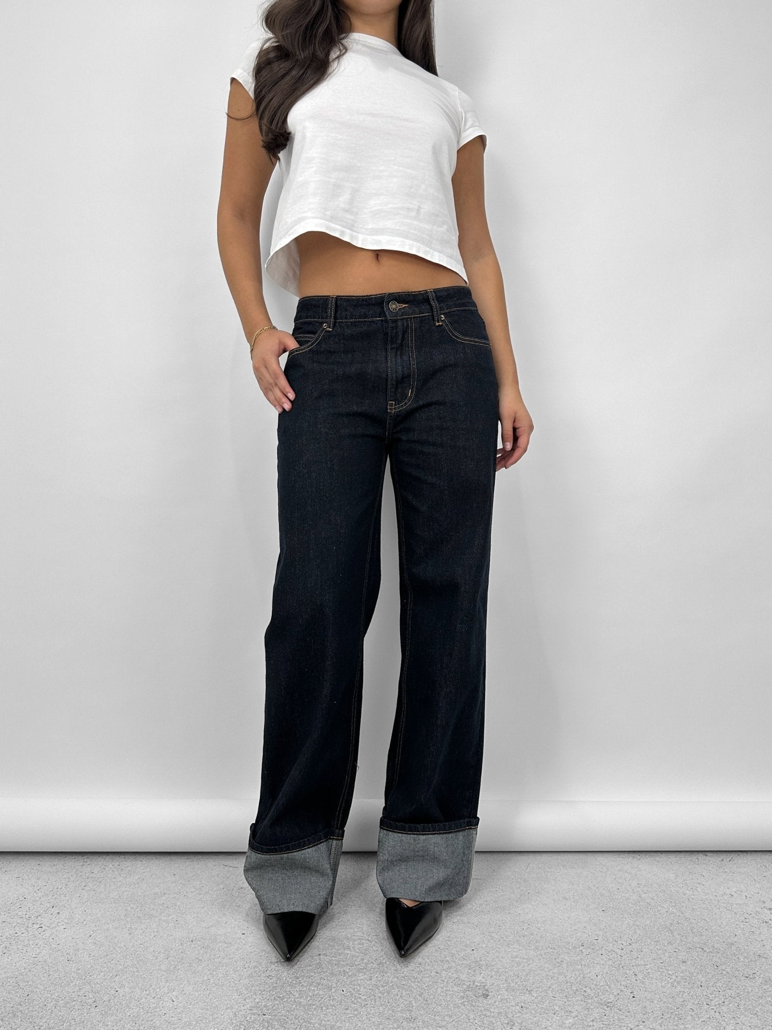 Wide Leg Cuffed Jeans - Vamp Official