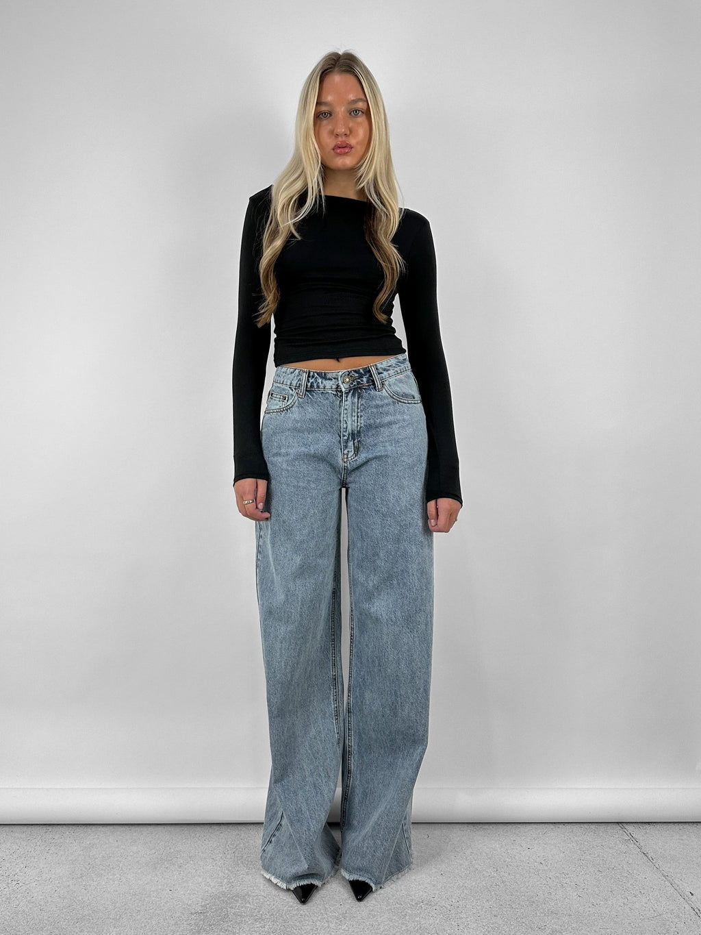 Ultra Wide Leg Baggy Jeans